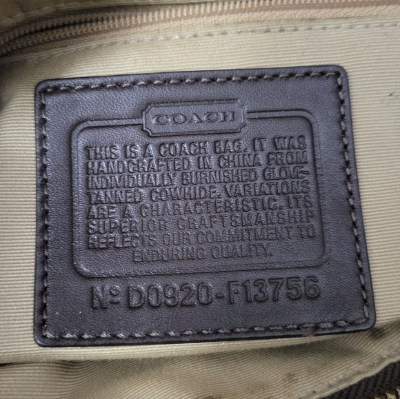 ⭐️ Coach Legacy Series Crossbody Leather Bag Host Pick ⭐️